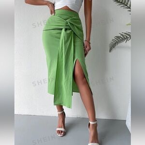 SHEIN VCAY Solid Split Thigh Tie Front Skirt